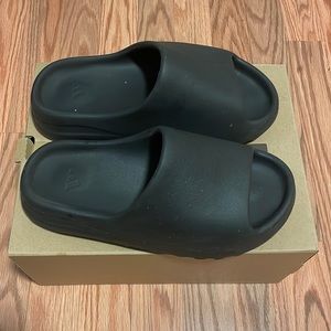 Yeezy Slides